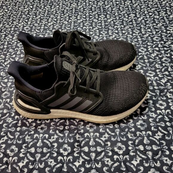 Adidasā
Ultraā
BoostĀ DNAā
Sneakers - Picture 2 of 8